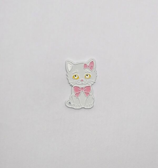 WHITE CAT